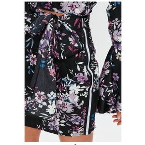 ▪️ Floral side stripe mini skirt